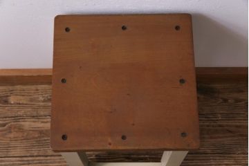 昭和中期　ペイント家具　ナチュラルな雰囲気が可愛らしい角スツール(モカベージュ)(2)