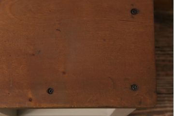 昭和中期　ペイント家具　ナチュラルな雰囲気が可愛らしい角スツール(モカベージュ)(2)