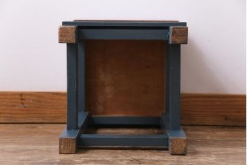 ペイント家具　メンズライクにもおすすめなネイビーカラーの学校スツール(角スツール、花台)(1)