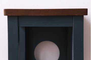 アンティーク雑貨　ペイント家具　メンズライクにもおすすめなネイビーカラーの学校スツール(角スツール、花台)(2)