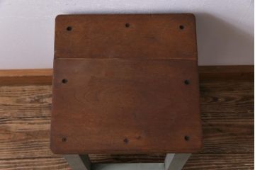ペイント家具　ペイントカラーと板座の組み合わせが愛らしい角スツール(学校スツール、花台)(1)
