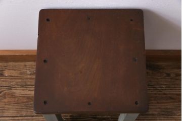 ペイント家具　ペイントカラーと板座の組み合わせが愛らしい角スツール(学校スツール、花台)(2)