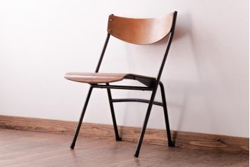 ヴィンテージ家具　イギリスビンテージ　懐かしさと味わいが魅力のスクールチェア(板座チェア、椅子)