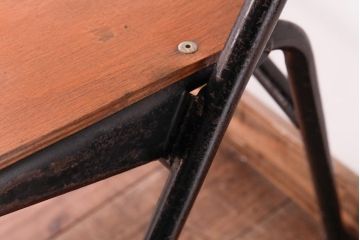 ヴィンテージ家具　イギリスビンテージ　懐かしさと味わいが魅力のスクールチェア(板座チェア、椅子)