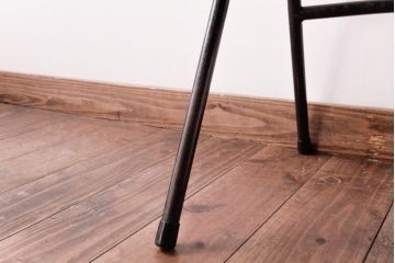 ヴィンテージ家具　イギリスビンテージ　懐かしさと味わいが魅力のスクールチェア(板座チェア、椅子)