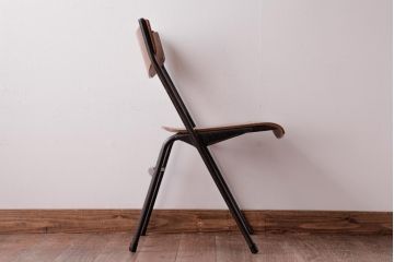 ヴィンテージ家具　イギリスビンテージ　鉄脚　レトロな味わいが格好いいスクールチェア(板座チェア、椅子)