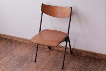 ヴィンテージ家具　イギリスビンテージ　鉄脚　レトロな味わいが格好いいスクールチェア(板座チェア、椅子)(1)