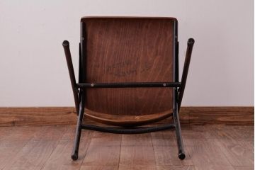 ヴィンテージ家具　イギリスビンテージ　鉄脚　レトロな味わいが格好いいスクールチェア(板座チェア、椅子)(1)