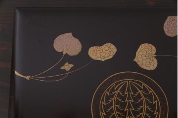 和製アンティーク　丸に二本杉紋　二葉葵　共箱付き重箱(和食器、漆器)