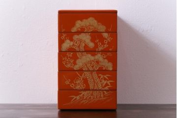 アンティーク雑貨　昭和期　共箱付き　松竹梅　鮮やかな朱色が目を引く五段重箱(和食器)
