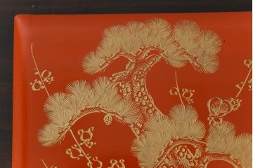 アンティーク雑貨　昭和期　共箱付き　松竹梅　鮮やかな朱色が目を引く五段重箱(和食器)