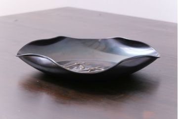 アンティーク雑貨　中古　玉川堂　良寛書　心月輪(しんがちりん)を模した銅製菓子鉢(中皿、ディスプレイ)