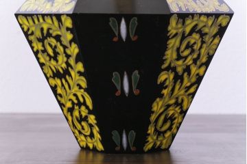 アンティーク雑貨　ガラス工芸品　窯彩硝子　雨宮喜能登作　鮮やかな色彩が目を惹く花瓶(ディスプレイ)