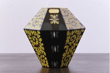 アンティーク雑貨　ガラス工芸品　窯彩硝子　雨宮喜能登作　鮮やかな色彩が目を惹く花瓶(ディスプレイ)