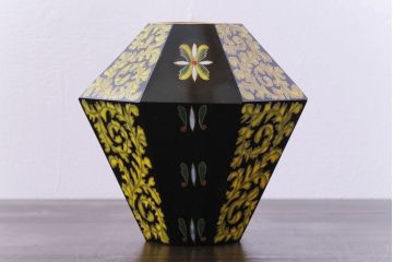 アンティーク雑貨　ガラス工芸品　窯彩硝子　雨宮喜能登作　鮮やかな色彩が目を惹く花瓶(ディスプレイ)