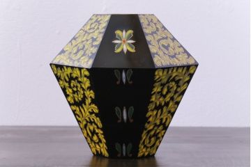 アンティーク雑貨　ガラス工芸品　窯彩硝子　雨宮喜能登作　鮮やかな色彩が目を惹く花瓶(ディスプレイ)