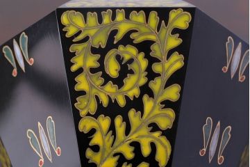アンティーク雑貨　ガラス工芸品　窯彩硝子　雨宮喜能登作　鮮やかな色彩が目を惹く花瓶(ディスプレイ)