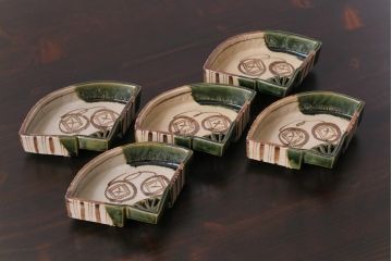 織部焼　松本鉄山作　共箱付き　扇型が小粋な向付5客セット(小皿)