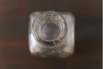 アンティーク雑貨　イギリスビンテージ　ブロカントスタイルにおすすめな小瓶2つセット(ソースボトル、硝子瓶、ガラスビン)