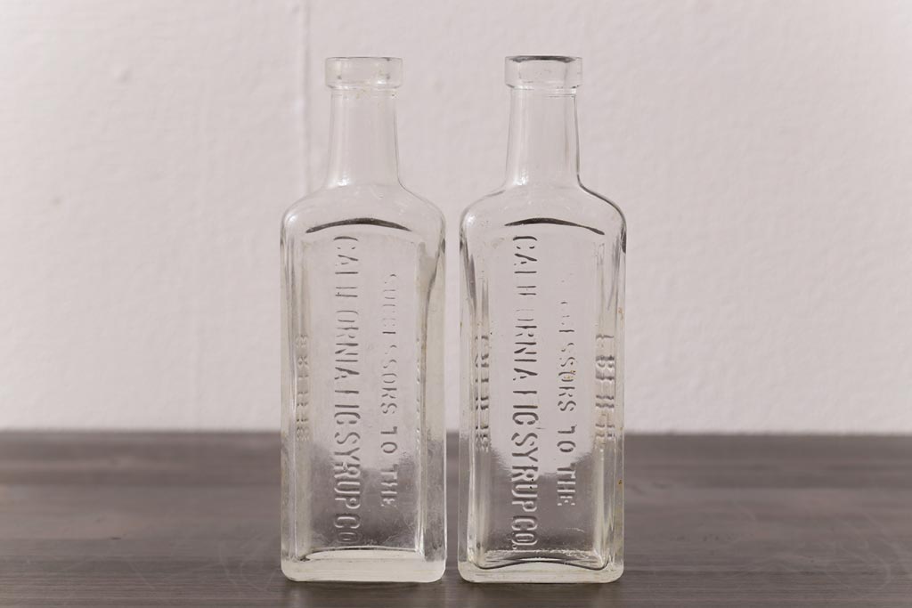 アンティーク雑貨　ビンテージ　CALIFORNIA FIG SYRUP　ディスプレイに活躍するガラスビン(瓶、ボトル)2本セット