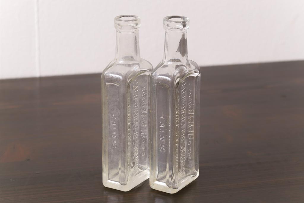 アンティーク雑貨　ビンテージ　CALIFORNIA FIG SYRUP　ディスプレイに活躍するガラスビン(瓶、ボトル)2本セット