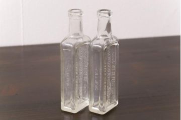 アンティーク雑貨　ビンテージ　CALIFORNIA FIG SYRUP　ディスプレイに活躍するガラスビン(瓶、ボトル)2本セット