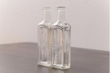アンティーク雑貨　ビンテージ　CALIFORNIA FIG SYRUP　ディスプレイに活躍するガラスビン(瓶、ボトル)2本セット