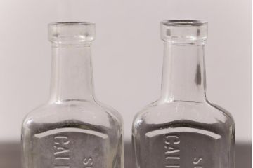 アンティーク雑貨　ビンテージ　CALIFORNIA FIG SYRUP　ディスプレイに活躍するガラスビン(瓶、ボトル)2本セット