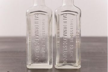 アンティーク雑貨　ビンテージ　CALIFORNIA FIG SYRUP　ディスプレイに活躍するガラスビン(瓶、ボトル)2本セット