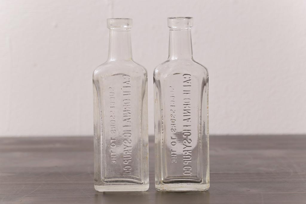 アンティーク雑貨　ビンテージ　CALIFORNIA FIG SYRUP　ディスプレイに活躍するガラスビン(瓶、ボトル)2本セット