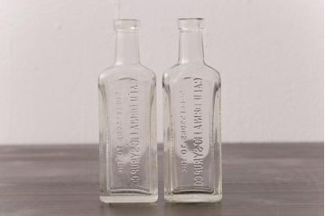 アンティーク雑貨　ビンテージ　CALIFORNIA FIG SYRUP　ディスプレイに活躍するガラスビン(瓶、ボトル)2本セット
