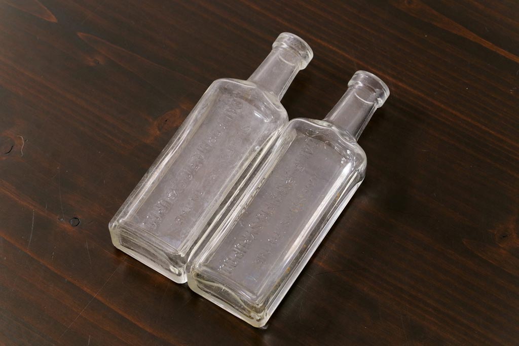 アンティーク雑貨　ビンテージ　CALIFORNIA FIG SYRUP　ディスプレイに活躍するガラスビン(瓶、ボトル)2本セット