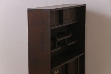 アンティーク家具　和製アンティーク　倹飩付き　経年により味わいを増したヒノキ材製の茶棚(茶箪笥、飾り棚、収納棚)