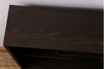アンティーク家具　和製アンティーク　倹飩付き　経年により味わいを増したヒノキ材製の茶棚(茶箪笥、飾り棚、収納棚)