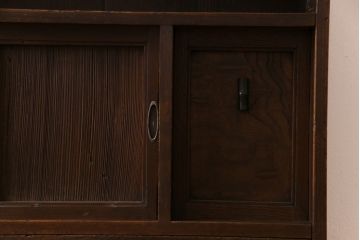 アンティーク家具　和製アンティーク　倹飩付き　経年により味わいを増したヒノキ材製の茶棚(茶箪笥、飾り棚、収納棚)