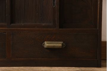 アンティーク家具　和製アンティーク　倹飩付き　経年により味わいを増したヒノキ材製の茶棚(茶箪笥、飾り棚、収納棚)