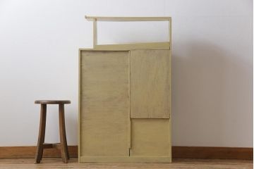 昭和中期　ペイント家具　レトロな雰囲気の収納棚(飾り棚、オープンラック)