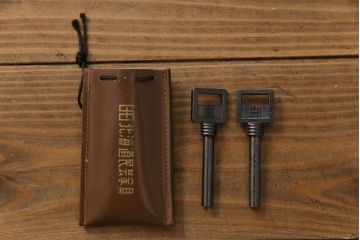 中古　北海道民芸家具　衣装盆付き3段重ねチェスト(衣装箪笥・整理タンス・着物箪笥)(定価約90万円)(2)