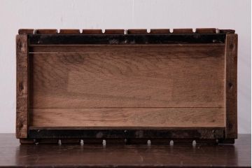 アンティーク雑貨　昭和レトロ　ナラ材　シャビーな質感のシンプルなブックスタンド(本立て)