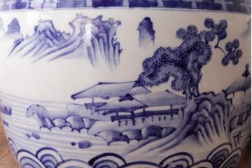 アンティーク雑貨　昭和初期　和の雰囲気を高める山水図の瀬戸火鉢(鉢カバー)