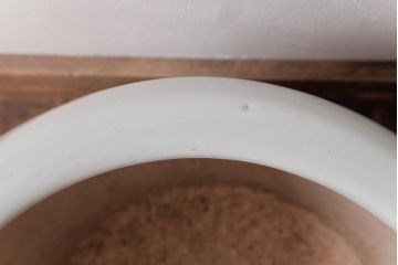 アンティーク雑貨　昭和レトロ　雷文の帯がアクセントのシンプルな瀬戸火鉢(手あぶり、鉢カバー)