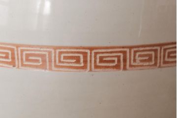 アンティーク雑貨　昭和レトロ　雷文の帯がアクセントのシンプルな瀬戸火鉢(手あぶり、鉢カバー)