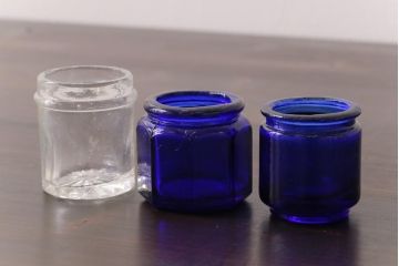 アンティーク雑貨　イギリスビンテージ　青い薬瓶が可愛らしい小瓶(ガラスビン)3個セット