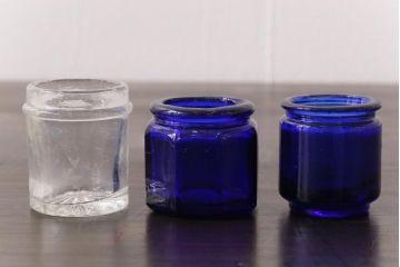 アンティーク雑貨　イギリスビンテージ　青い薬瓶が可愛らしい小瓶(ガラスビン)3個セット