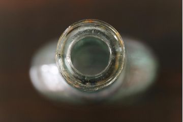 アンティーク雑貨　イギリスビンテージ　ゆがみのあるつくりがお洒落なガラスビン(ボトル、瓶)2本セット