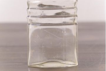アンティーク雑貨　イギリスビンテージ　個性的な形とアンバーの小瓶(ガラスビン、ミニボトル)2個セット