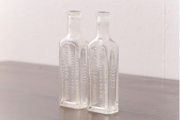 アンティーク雑貨　ビンテージ　CALIFORNIA FIG SYRUP　ディスプレイに活躍するガラスビン(瓶、ボトル)2本セット(1)