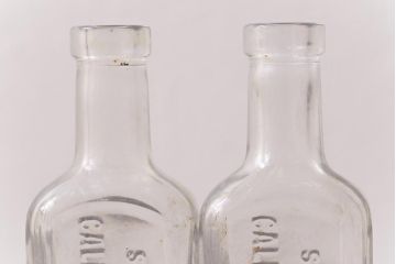 アンティーク雑貨　ビンテージ　CALIFORNIA FIG SYRUP　ディスプレイに活躍するガラスビン(瓶、ボトル)2本セット(1)