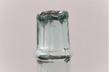 アンティーク雑貨　イギリスビンテージ　CROWN BRAND　味わいのある気泡入りガラスビン(ボトル、硝子瓶)