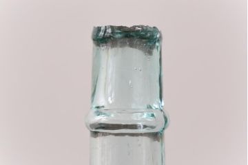アンティーク雑貨　イギリスビンテージ　CROWN BRAND　味わいのある気泡入りガラスビン(ボトル、硝子瓶)